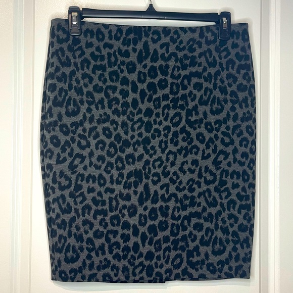 Body By Victoria Cheetah Print Skirt Size 14. Back Zipper. Length 22”. EUC - Picture 1 of 5